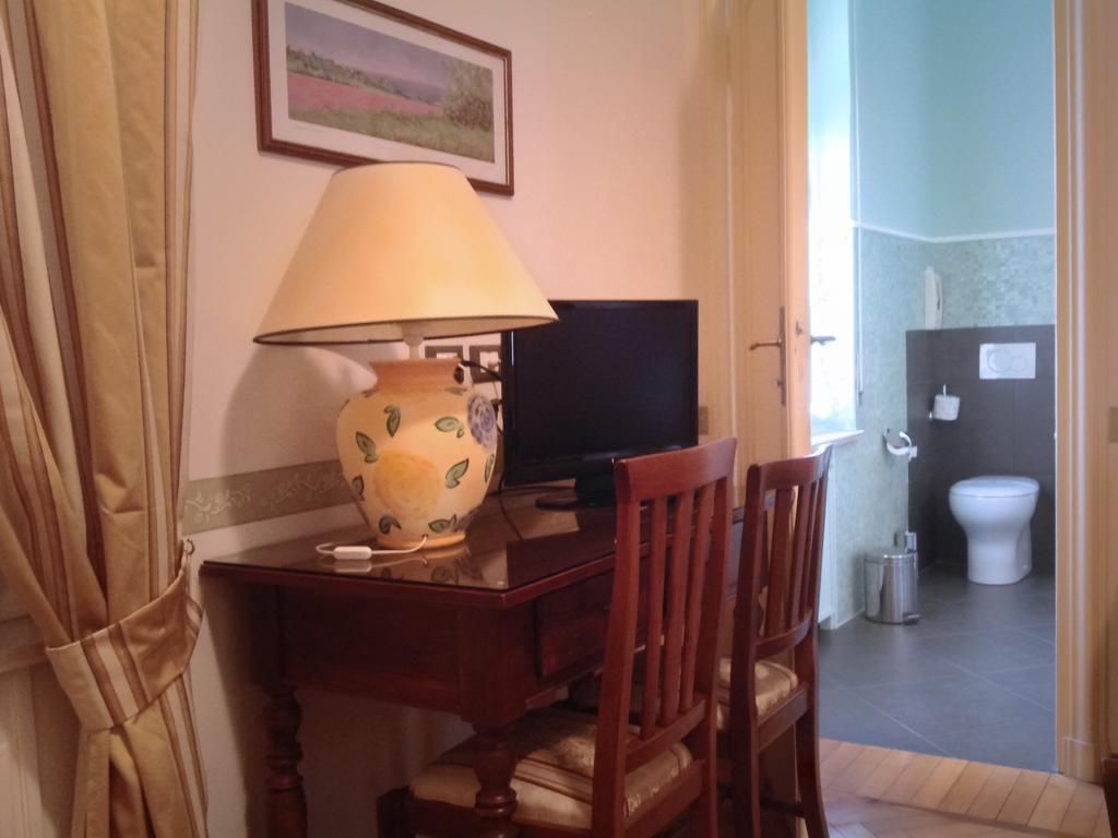 B&B Bruxelles Margherita Genova Værelse billede